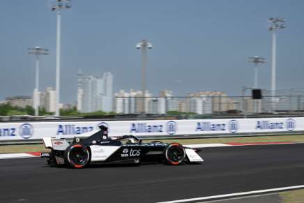 Mitch Evans in pista a Shanghai con la Jaguar