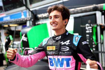 Gabriele Minì festeggia la pole ottenuta a Monaco