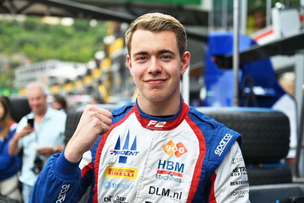 Richard Verschoor esulta per la sua prima pole in F2 a Monaco