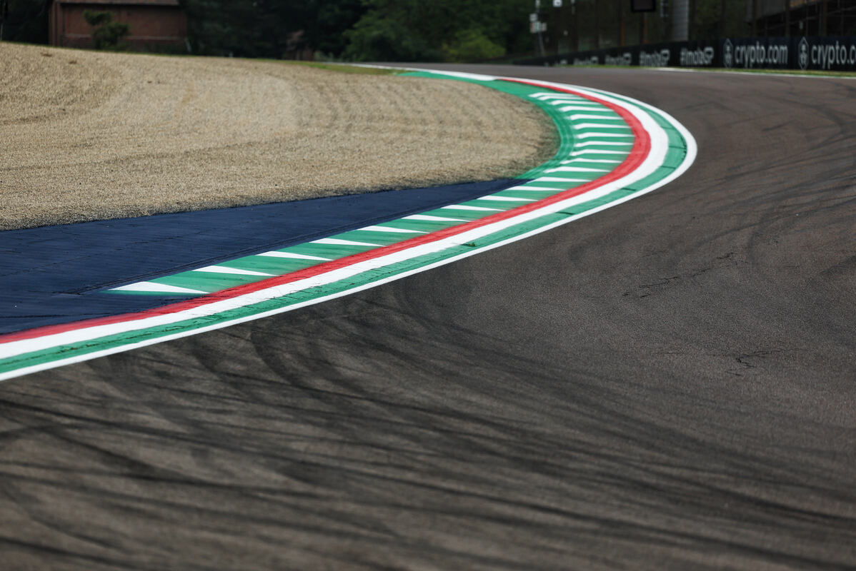 GP Emilia-Romagna 2024, FP1: Russell precede le Ferrari – DIRETTA