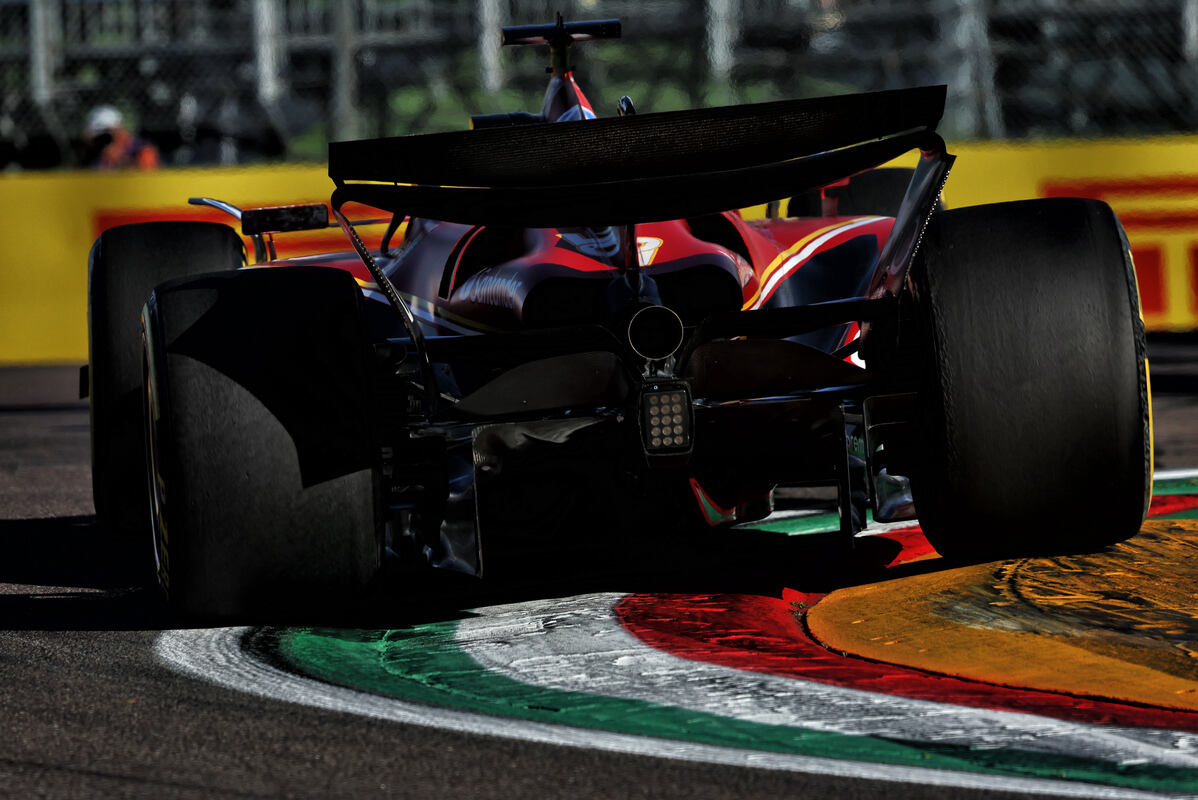 Leclerc a Imola con la Ferrari