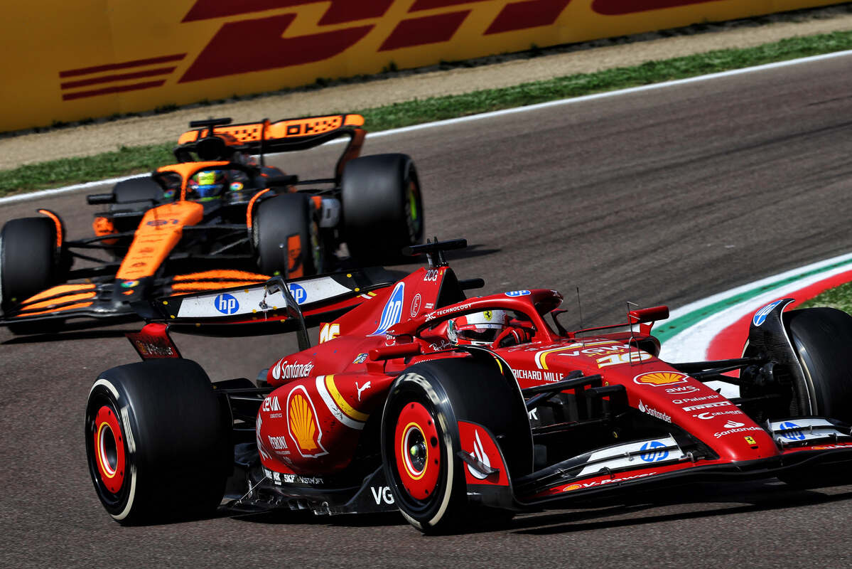 Leclerc: “Red Bull e McLaren fanno qualcosa di strano con la strategia motore”