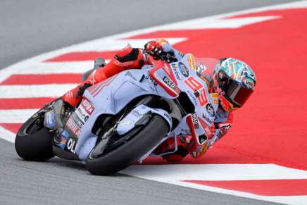 Marc Marquez in piega sul circuito di Barcellona con la Ducati Gresini