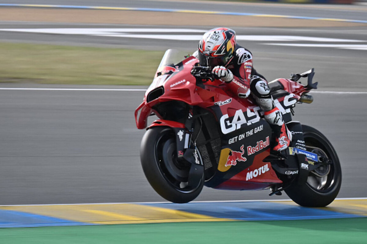 Primo stop per Acosta a Le Mans