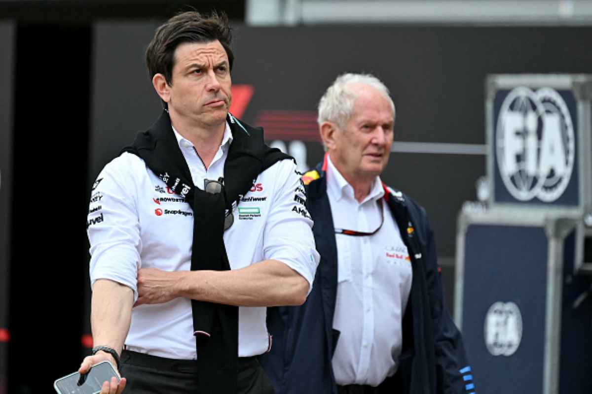Toto Wolff e Helmut Marko nel paddock di Monte Carlo