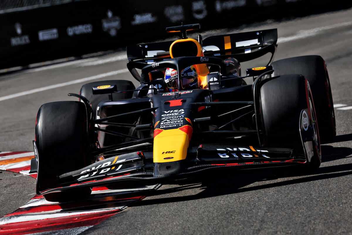 Verstappen con la Red Bull a Monaco