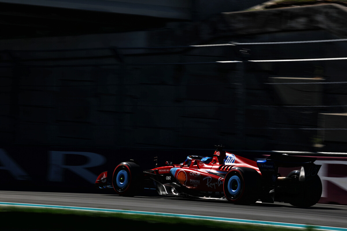 Leclerc con la Ferrari a Miami