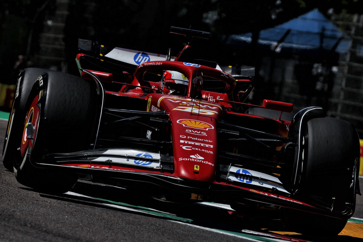 Charles Leclerc nelle FP1 di Imola