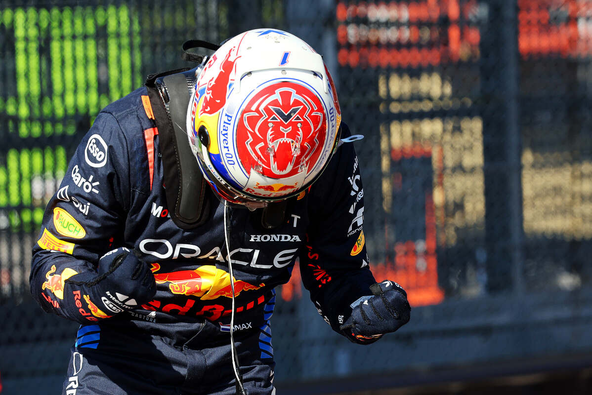 Max Verstappen (Red Bull) esulta dopo la pole position conquistata nelle qualifiche del GP Emilia-Romagna