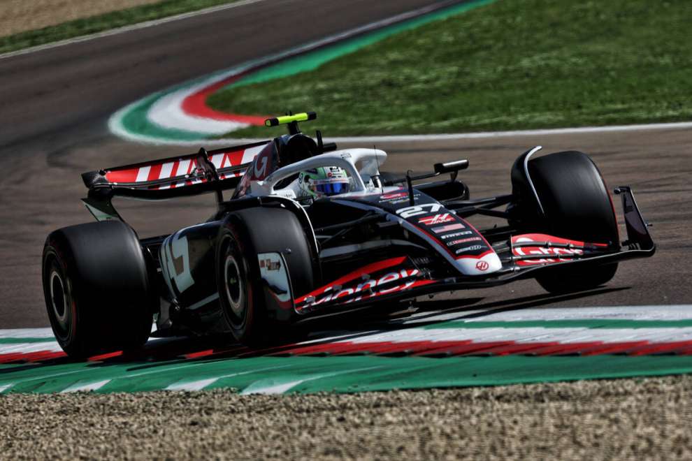 Hulkenberg on the curbs with Haas in Imola in the 2024 Emilia-Romagna GP