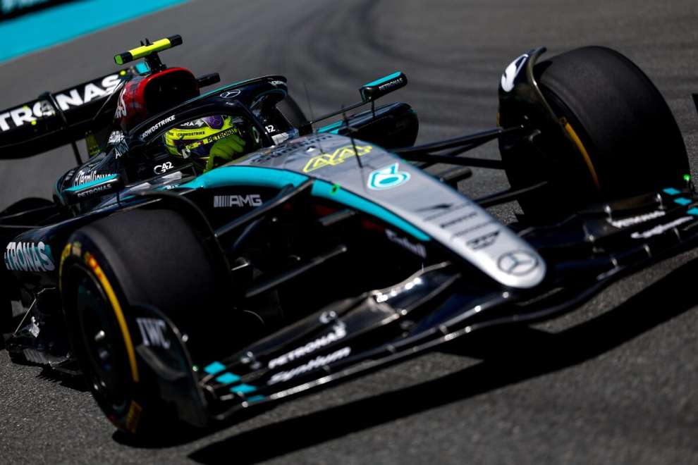 Hamilton a bordo della Mercedes nelle qualifiche Sprint del GP Miami 2024