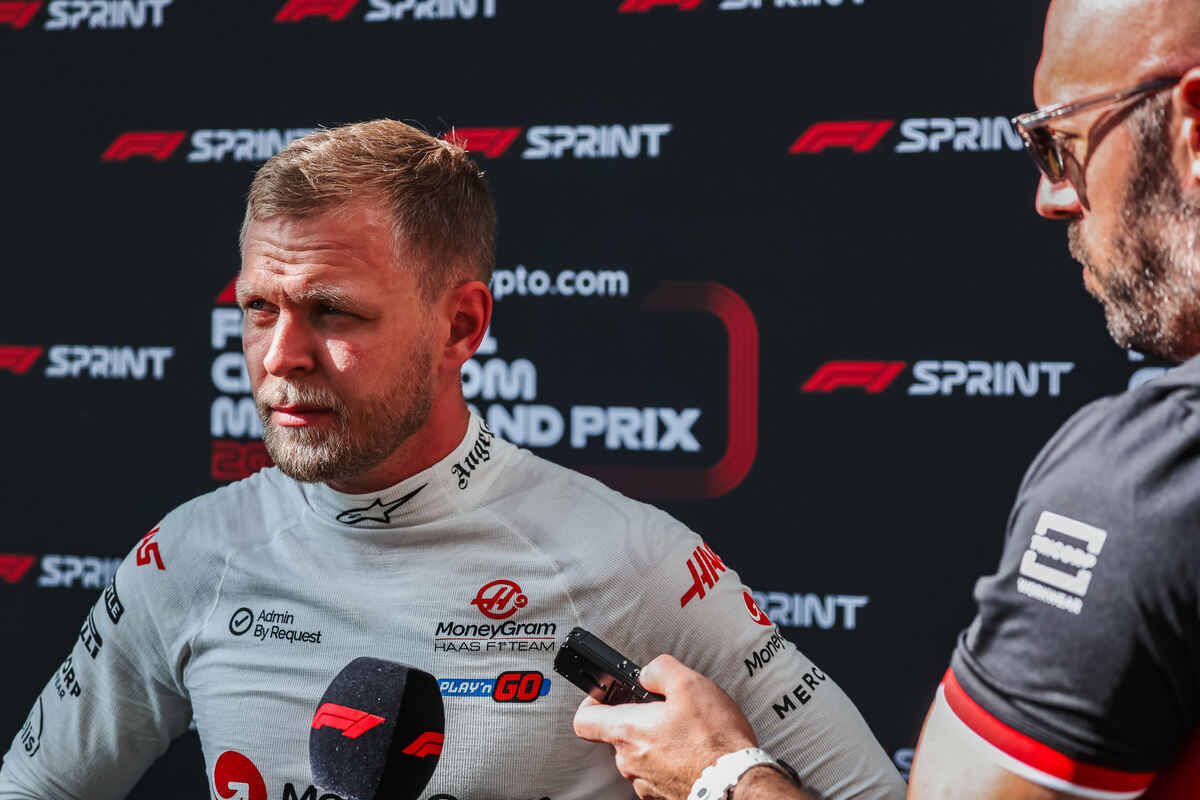 Kevin Magnussen (Haas) parla con i giornalisti dopo la Sprint di Miami