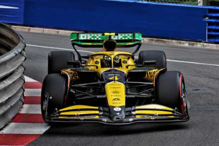 Lando Norris in pista a Monaco durante le prove libere