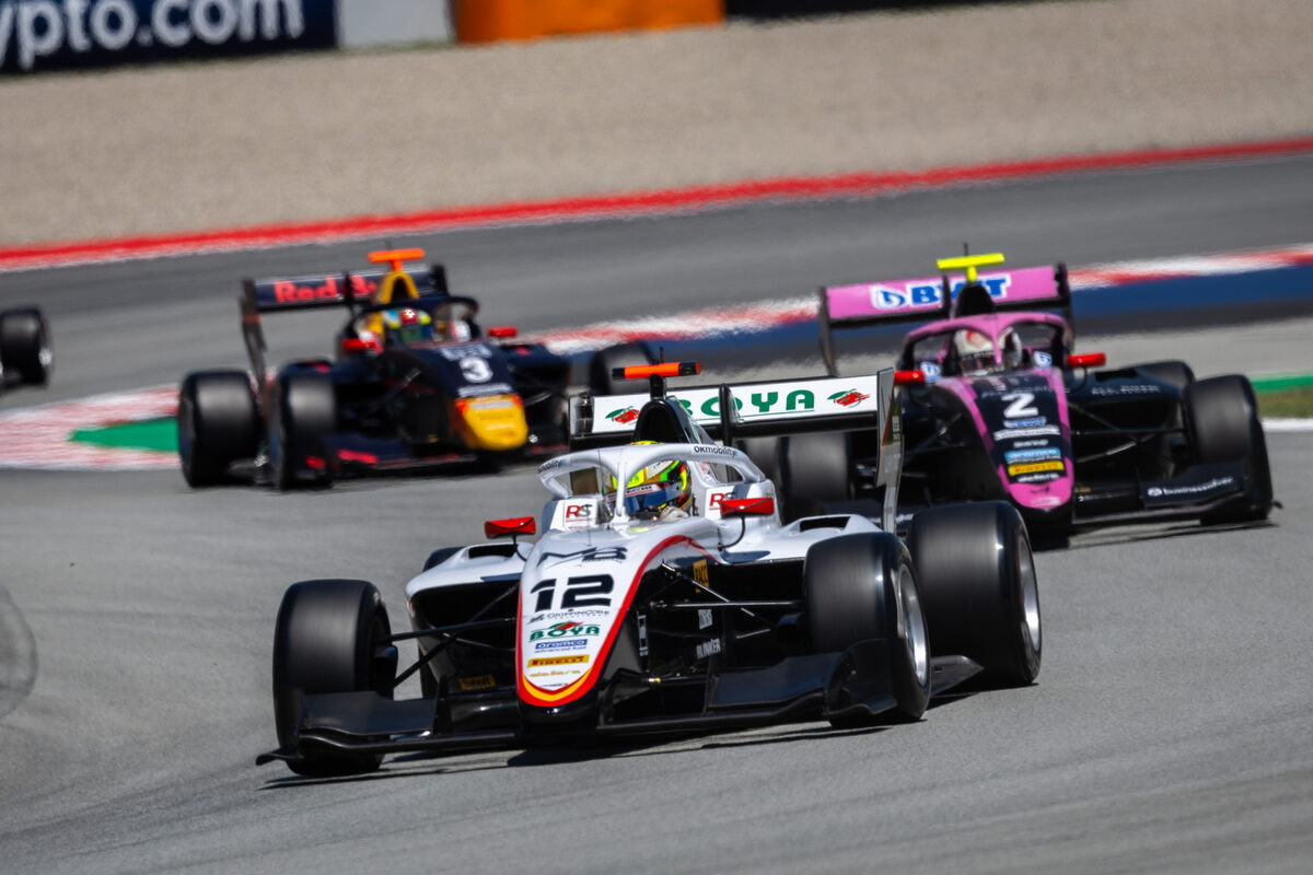 Boya vince la Sprint in F3 in Spagna