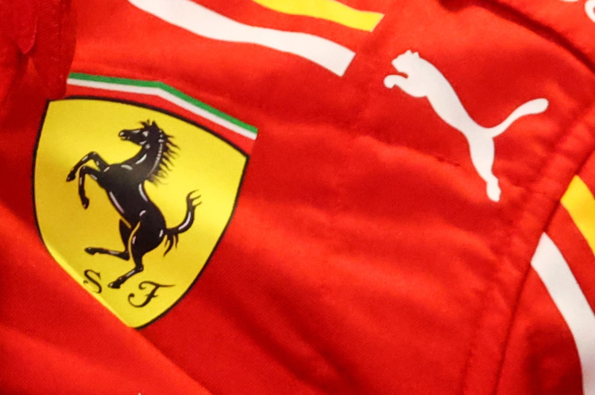 Dettaglio della tuta Ferrari by Puma