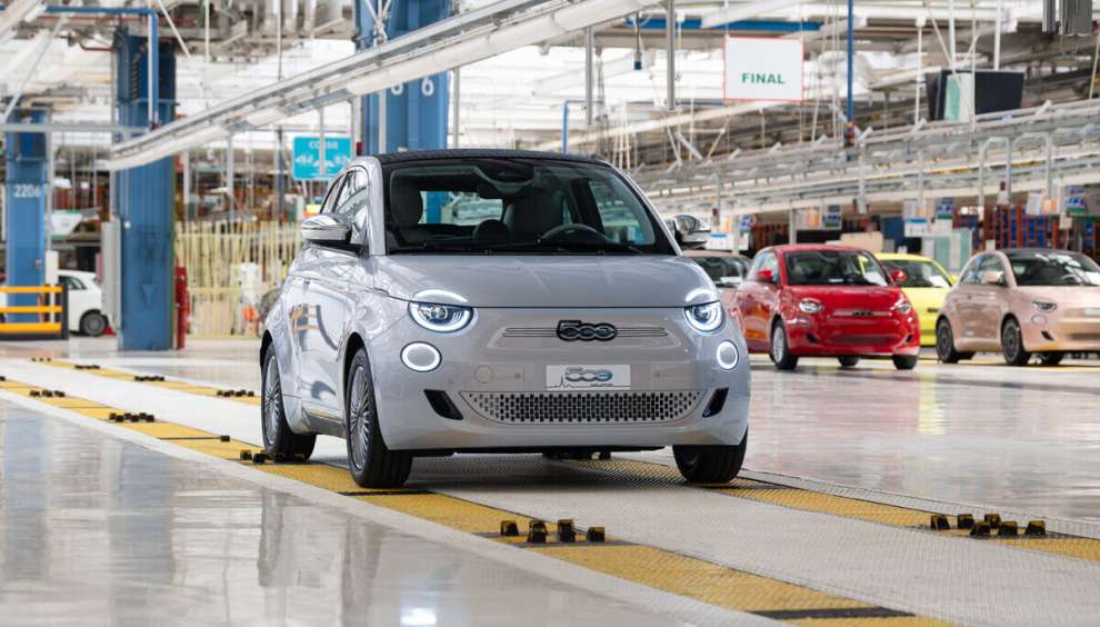 La nuova serie speciale Fiat 500e Mirafiori