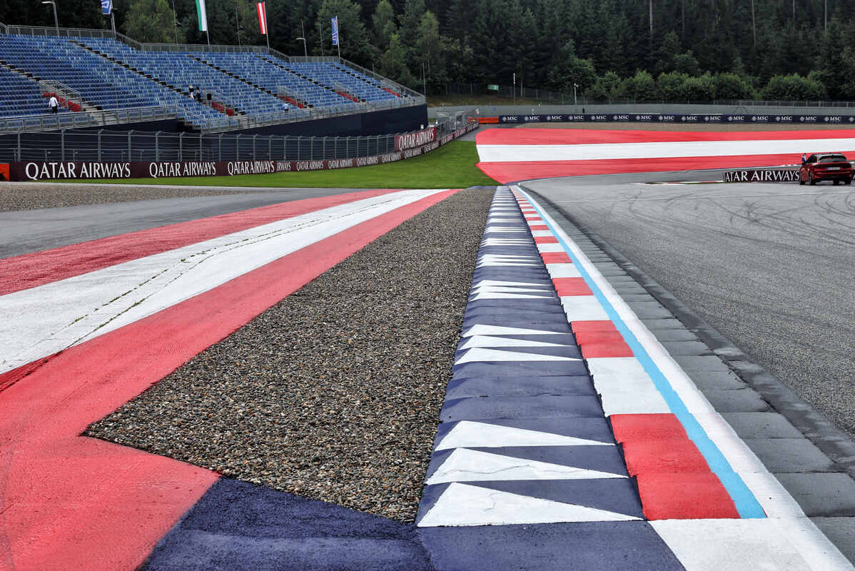 La ghiaia aggiunta al Red Bull Ring