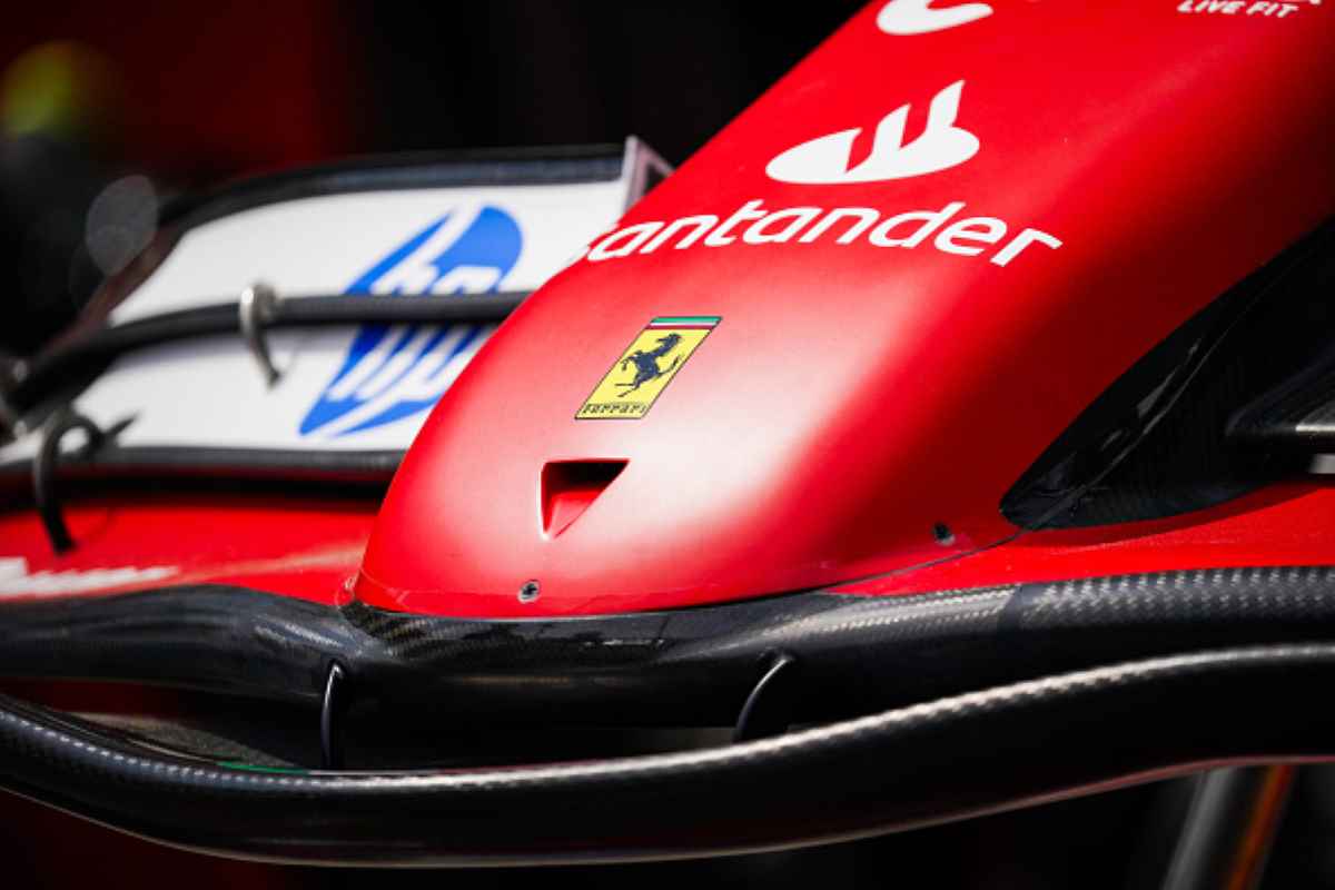 Il dettaglio del muso della Ferrari SF-24 a Monte Carlo