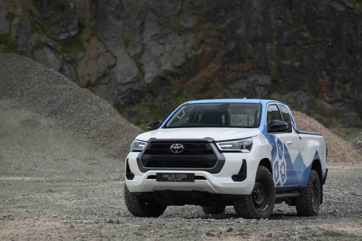 Il pick-up Toyota Hilux a celle a combustibile