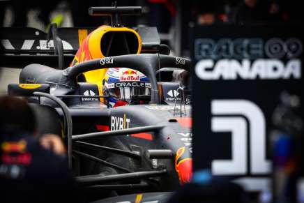 Verstappen con la Red Bull sulle spalle