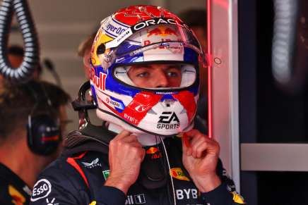 Verstappen indossa il casco nelle libere di Montreal