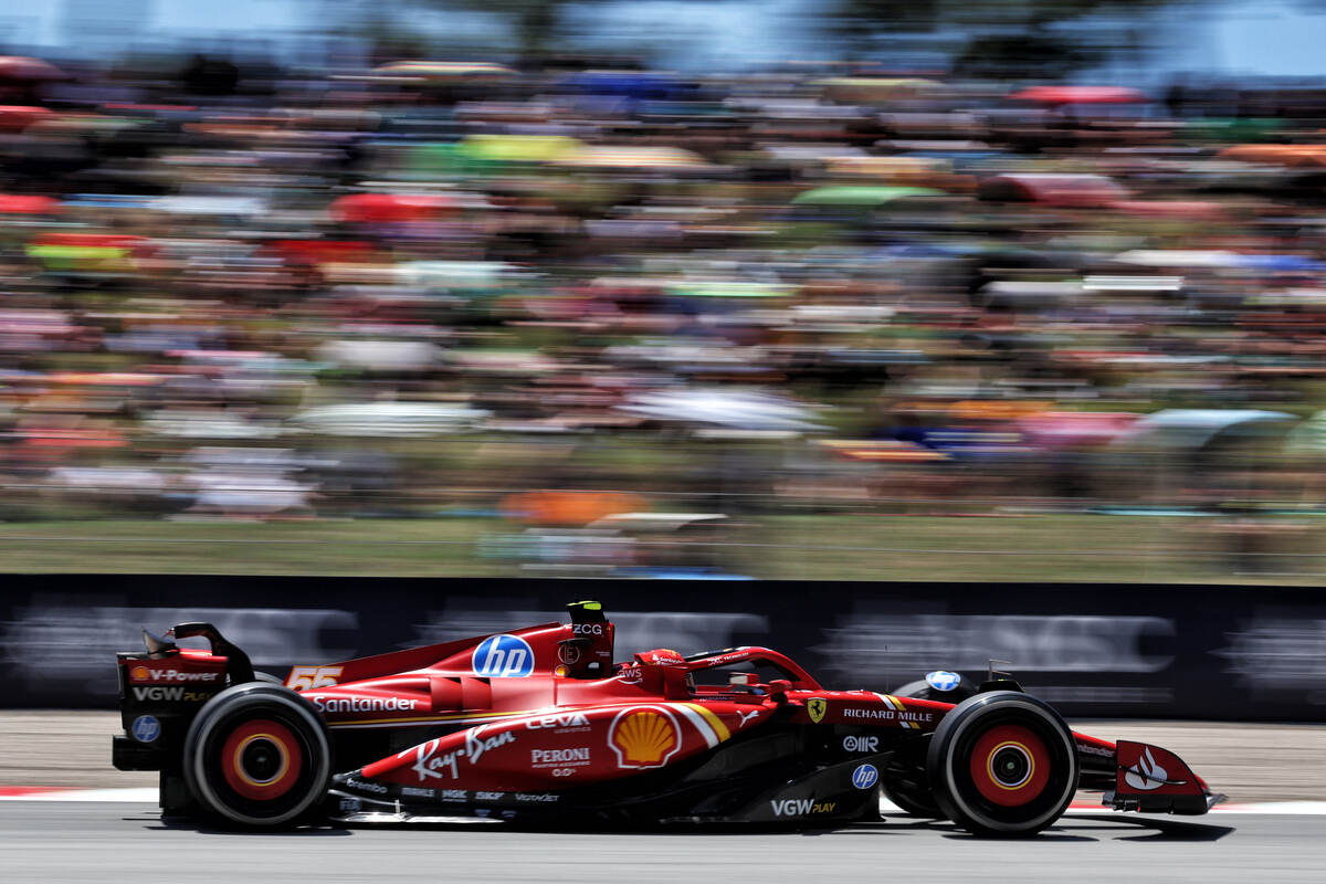 Carlos Sainz nel corso delle FP1 del GP di Spagna