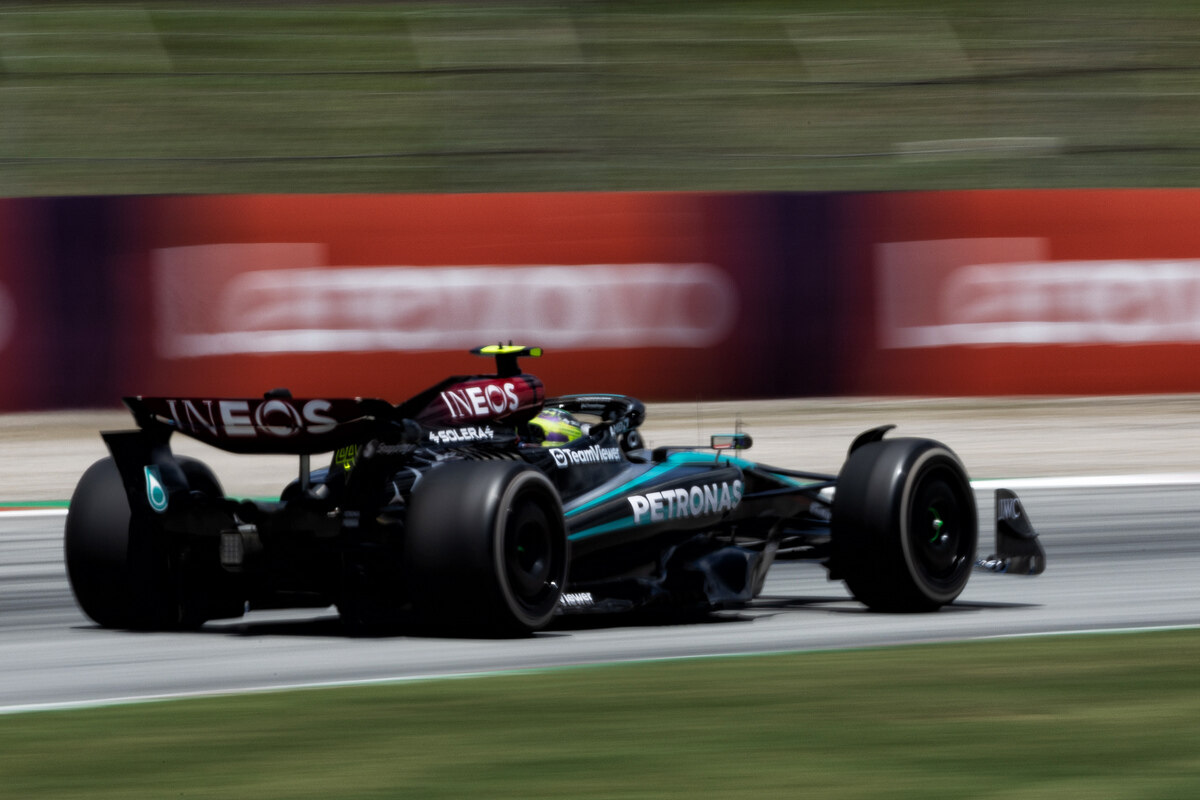 Lewis Hamilton nelle FP2 del GP di Spagna