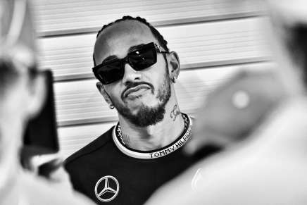 Lewis Hamilton nella drivers' parade del GP di Spagna