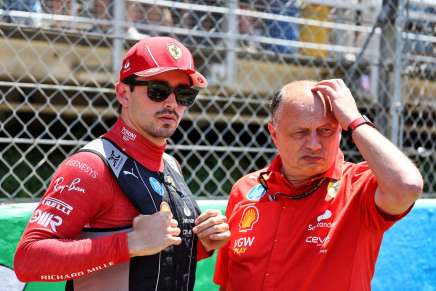 Frederic Vasseur e Charles Leclerc prima del GP di Spagna