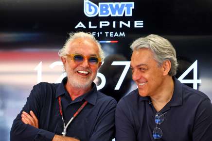 Briatore e De Meo all'interno del box Alpine