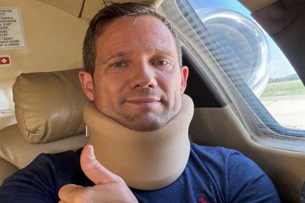 Sebastien Ogier con il collare dopo l'incidente in Polonia