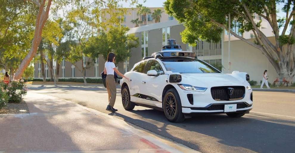 Il robotaxi Waymo