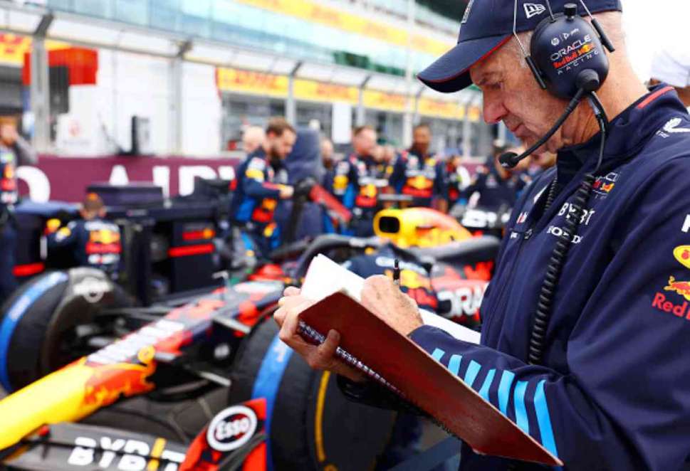 Adrian Newey sulla griglia di partenza del GP di Gran Bretagna