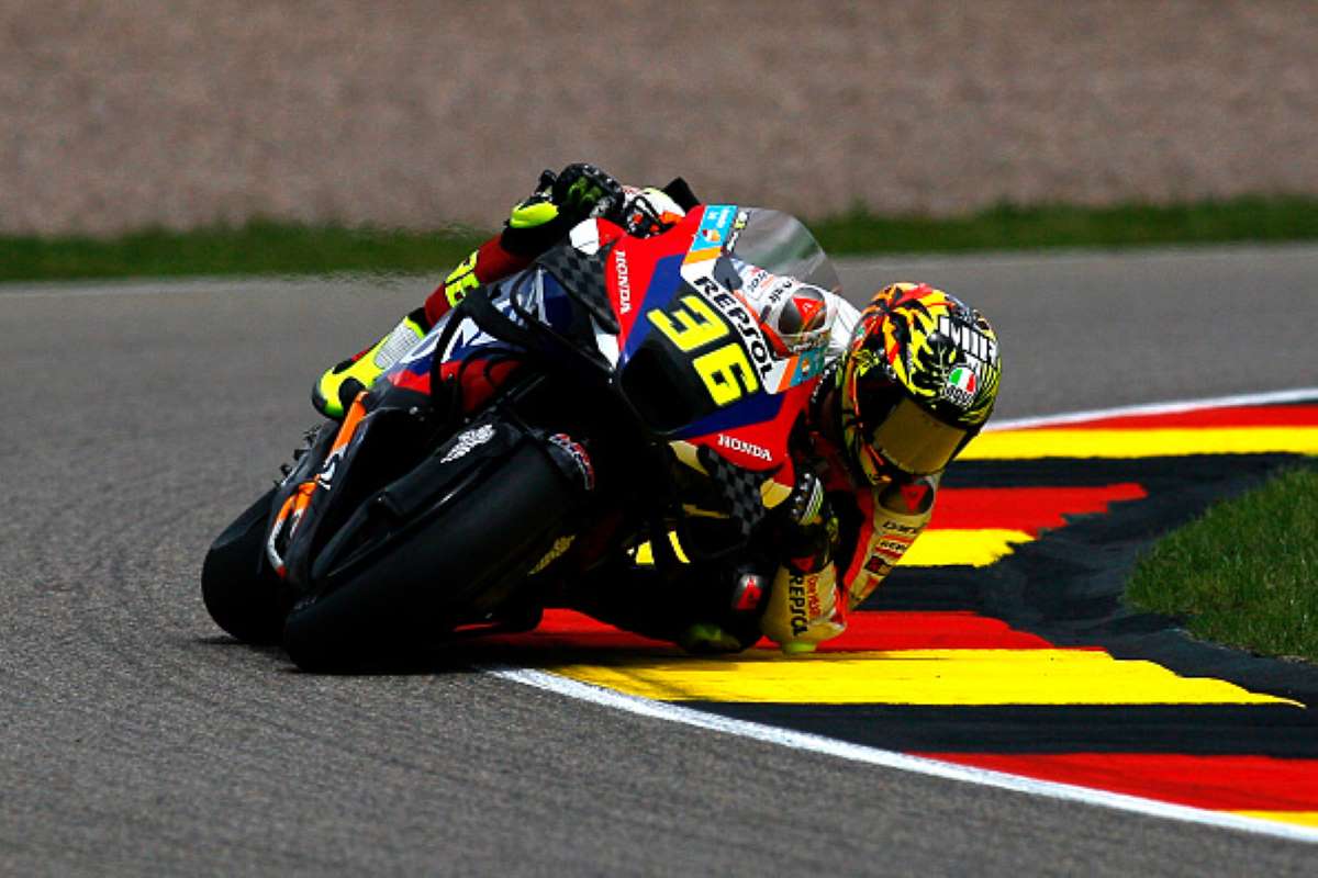 Joan Mir durante la gara del Sachsenring