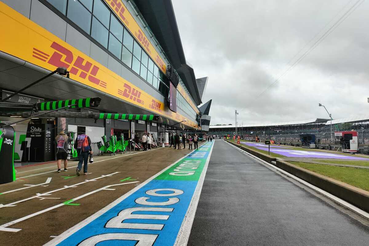 La pit lane di Silverstone