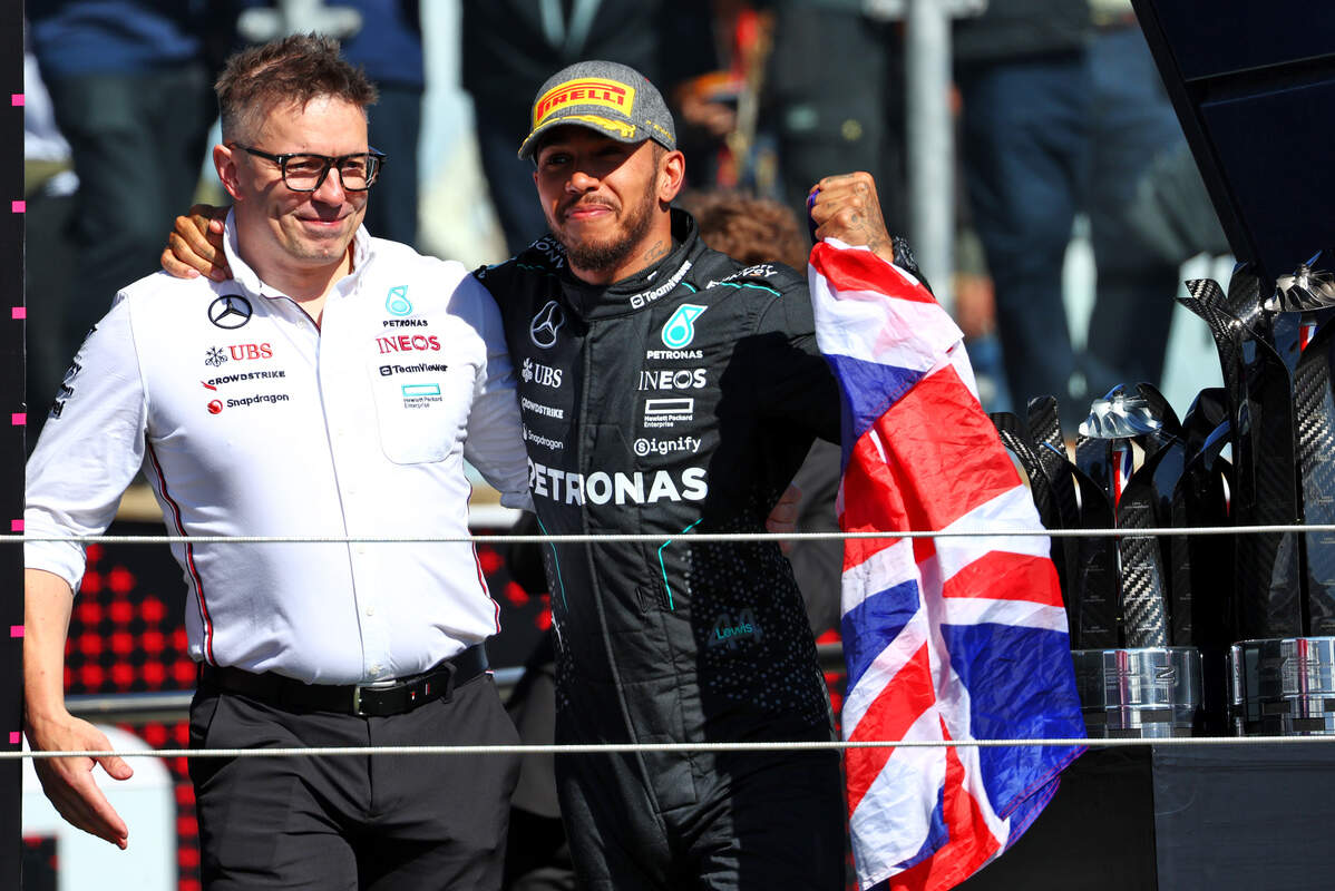 Bonnington festeggia la vittoria del GP di Gran Bretagna 2024 di Lewis Hamilton