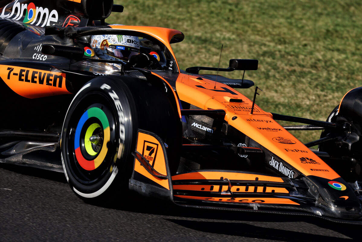 Lando Norris (McLaren) gira in pista in Ungheria durante le FP2