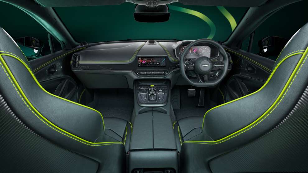 Interni della nuova Aston Martin DBX AMR24