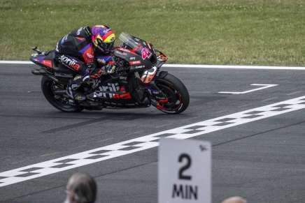 Aleix Espargarò sul traguardo ad Assen