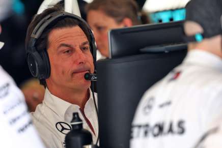 Toto Wolff all'interno del box Mercedes durante il GP d'Austria 2024