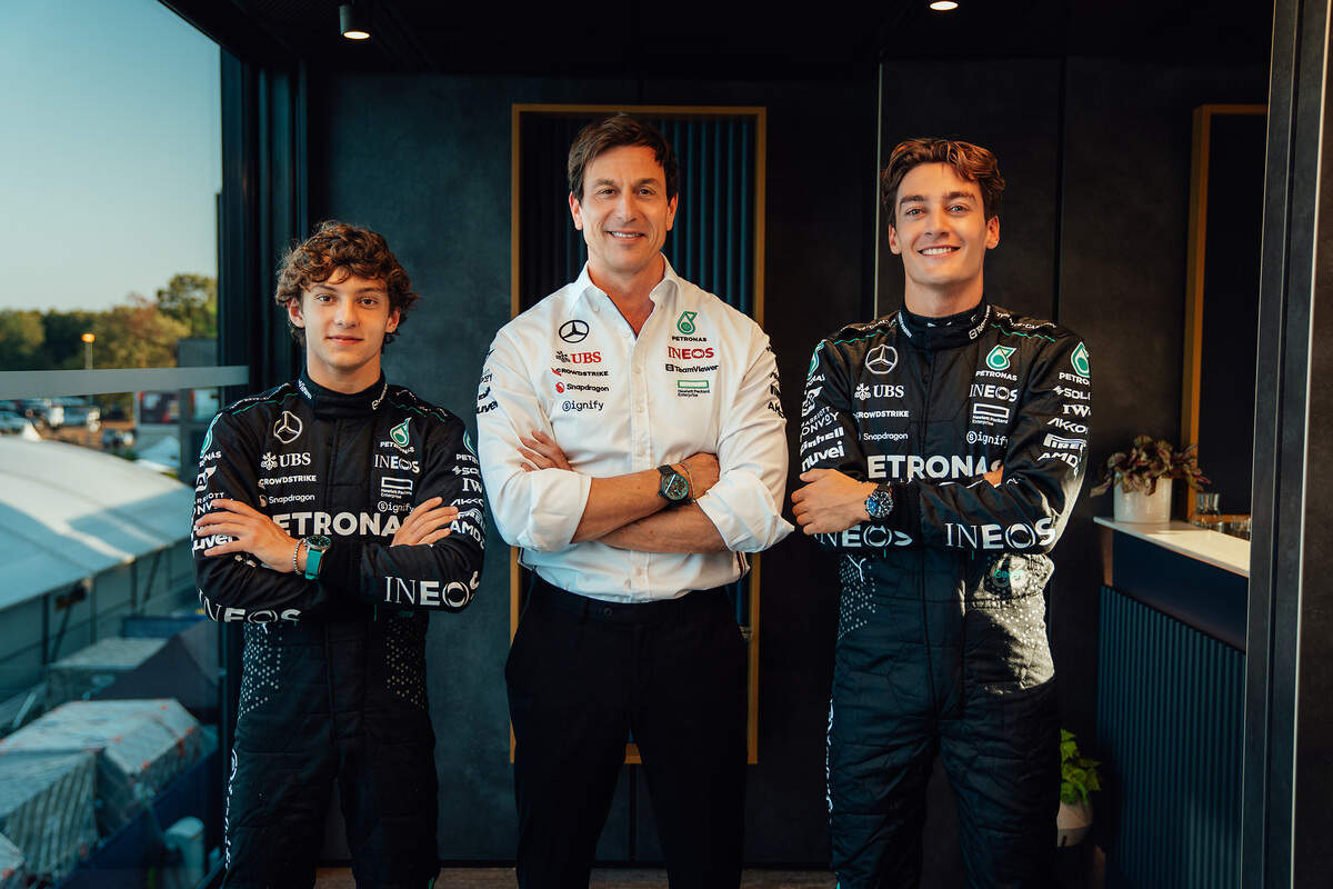 Antonelli, Wolff e Russell