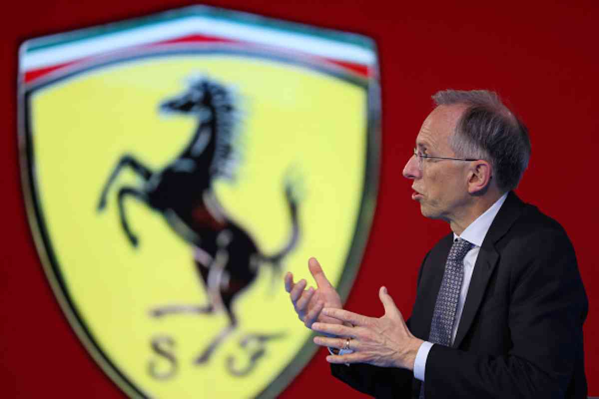 Benedetto Vigna della Ferrari durante un'intervista televisiva