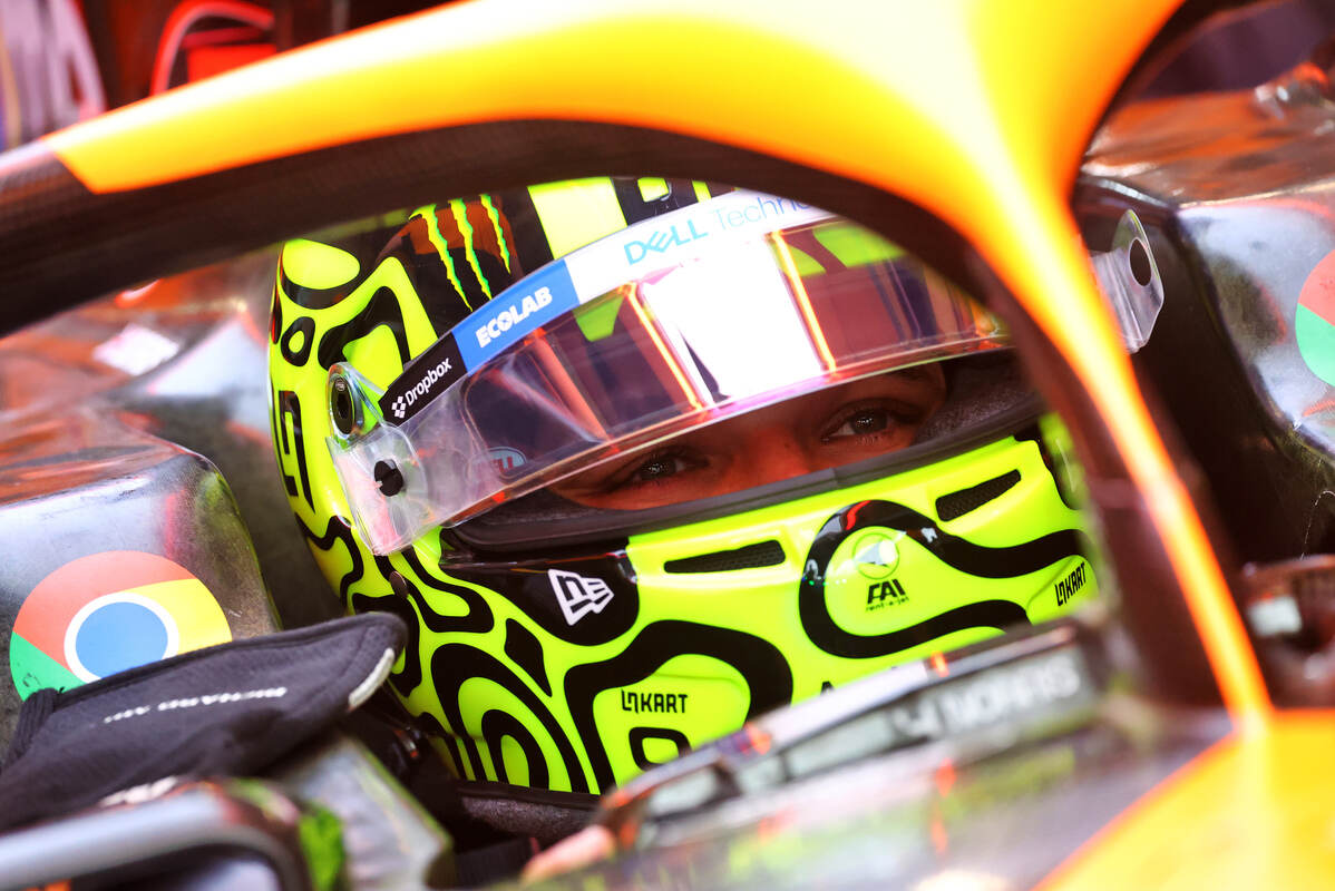 Lando Norris al volante della McLaren