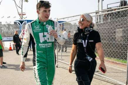 Marcus Armstrong e Angela Cullen nel paddock IndyCar