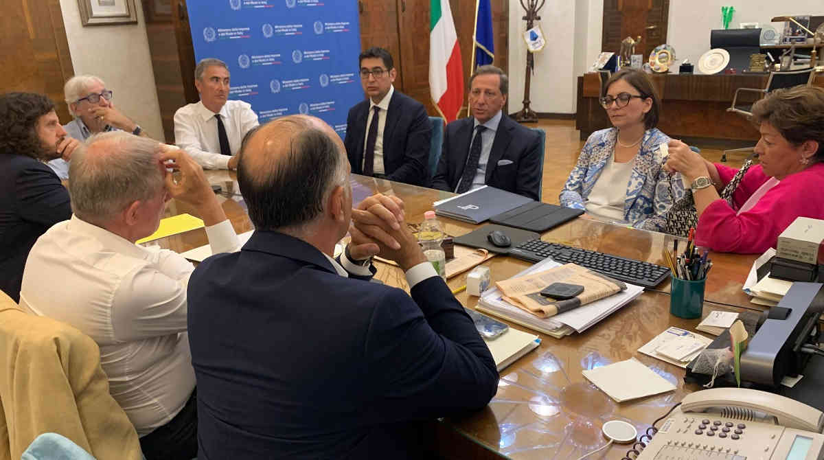 Incontro al Ministero delle imprese fra Di Risio (DR) e il ministro Urso