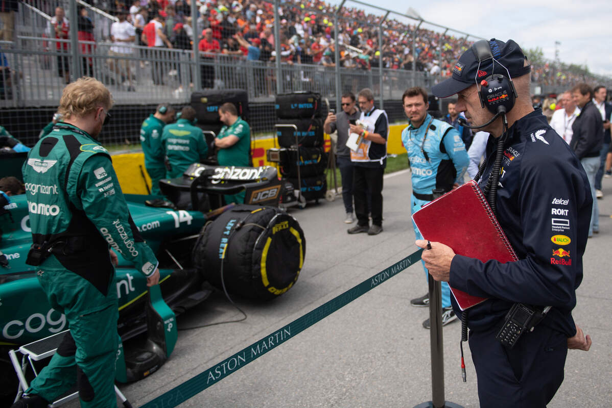 Adrian Newey prende appunti sulla Aston Martin