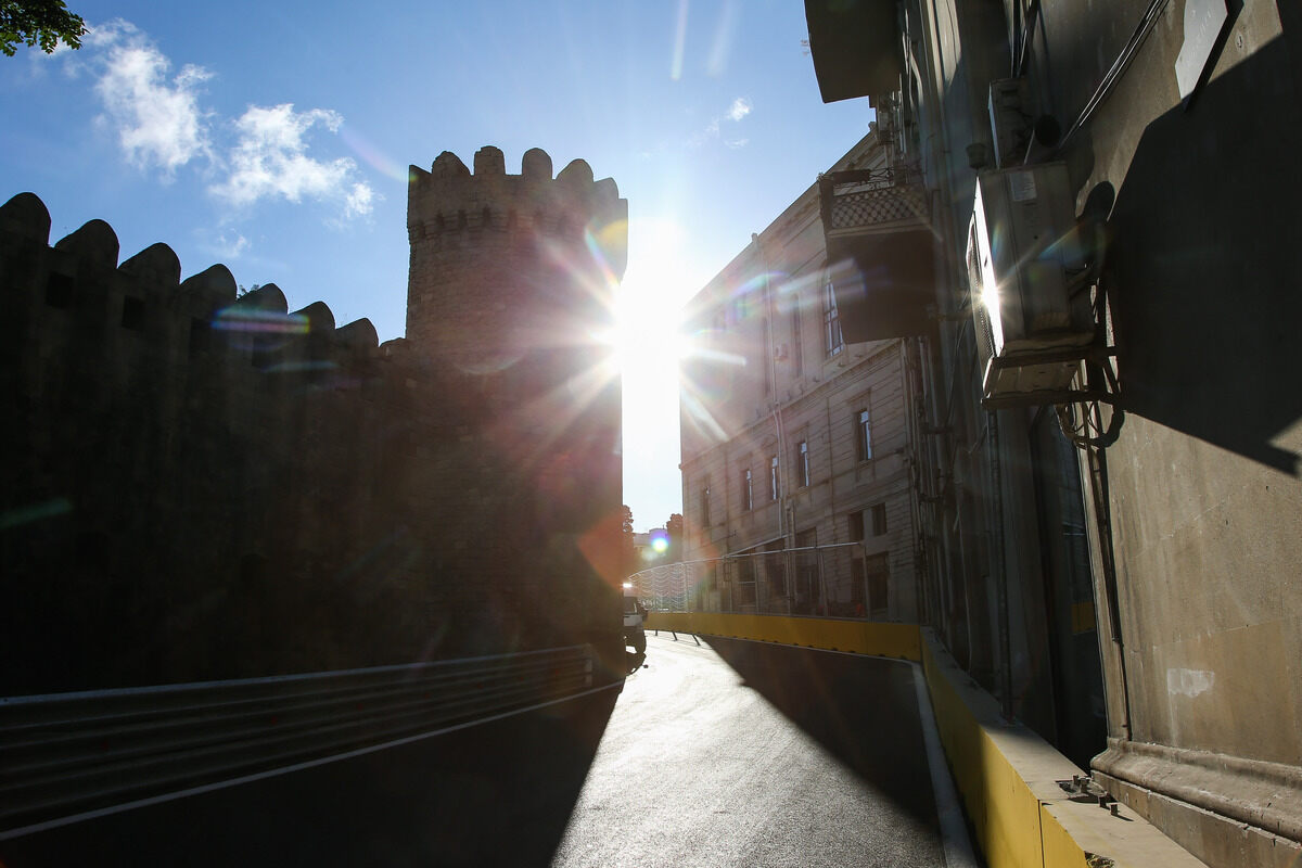 Si corre a Baku, la diretta delle FP1