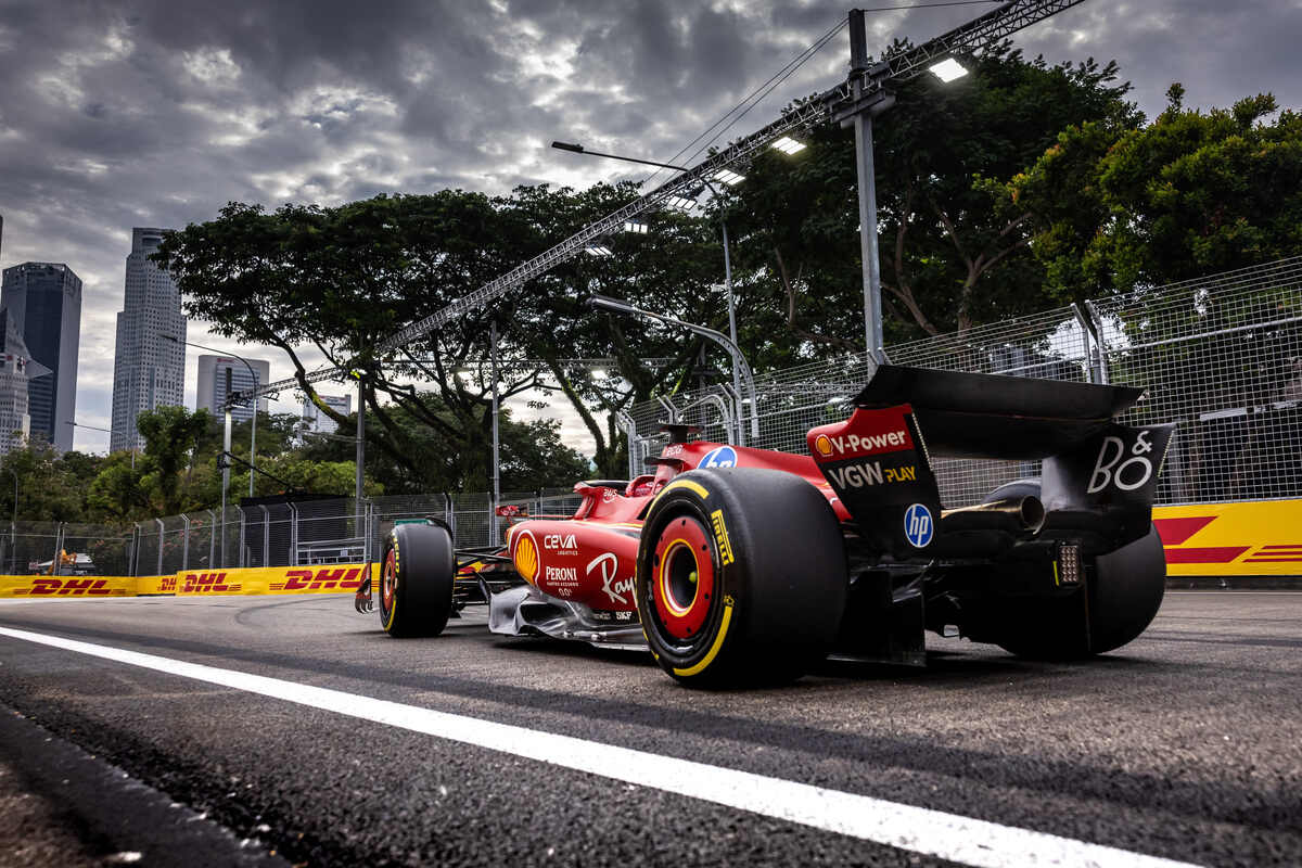 Leclerc (Ferrari) a Singapore