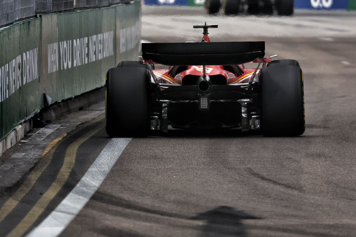 Leclerc (Ferrari) a Singapore