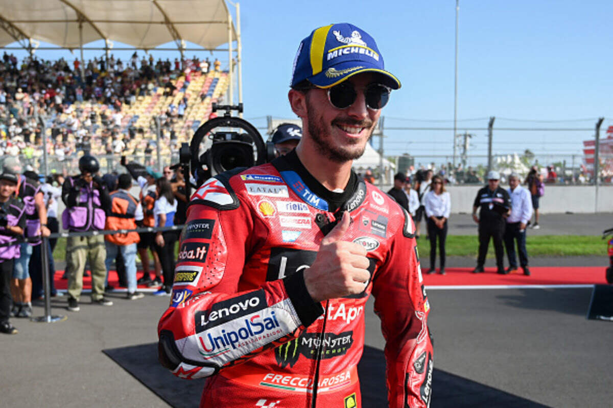 Pecco Bagnaia esulta al termine della gara Sprint in Indonesia